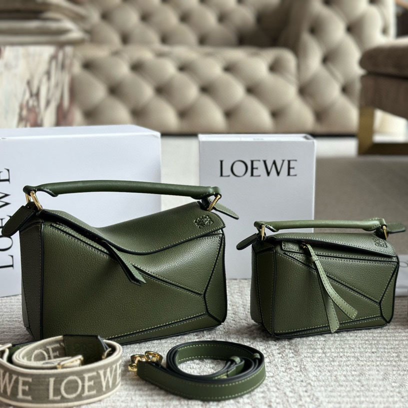 1bc370277b70bcee045b6240f1688906-1.jpeg Puzzle bag in soft grained calfskin - Image 1