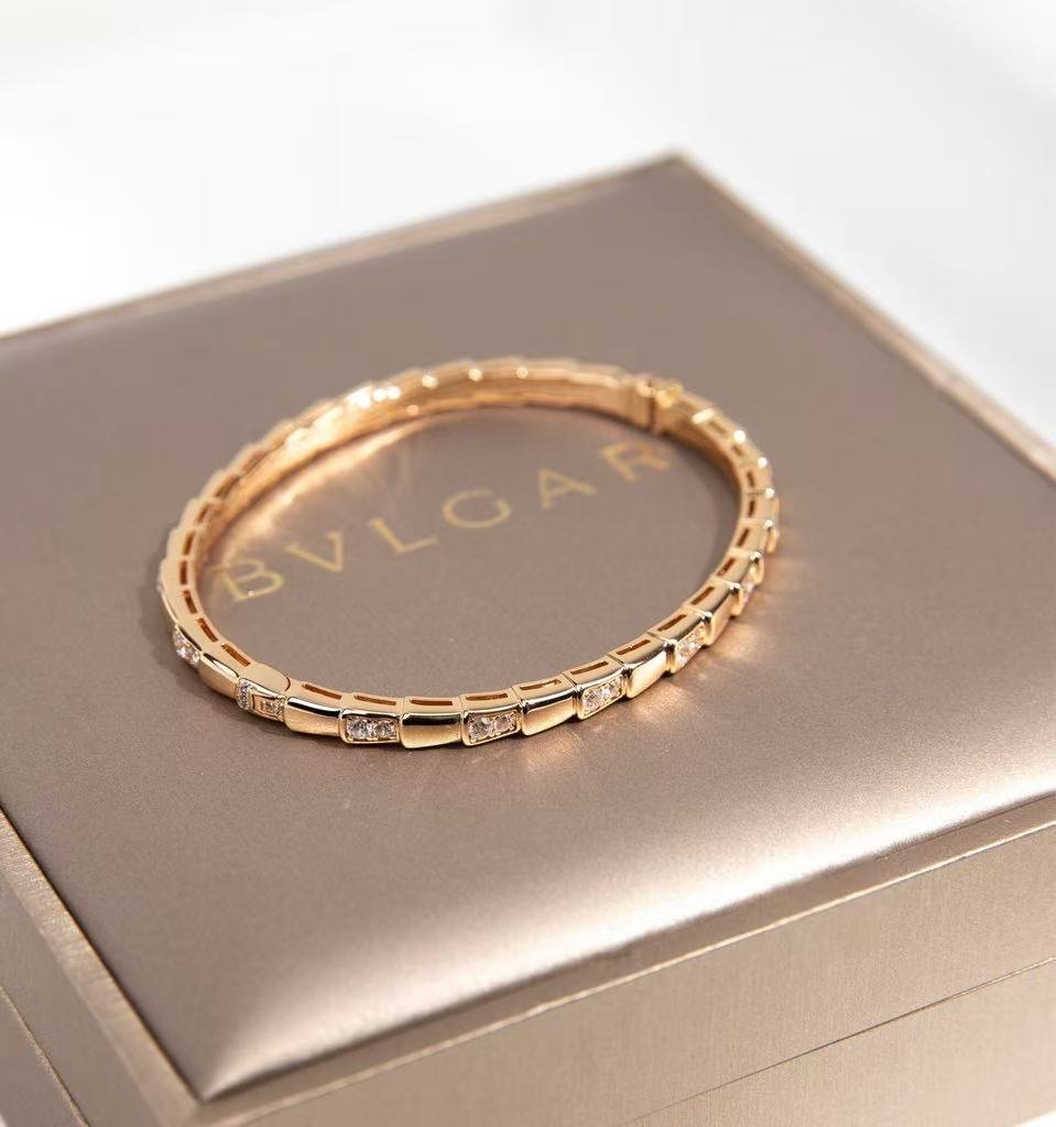 2cb9ebfab568a764f206981d3df038c3.jpeg Serpenti Viper Rose gold Bracelet - Image 1