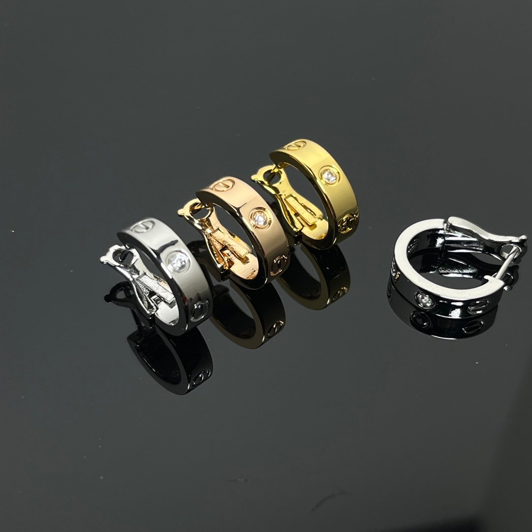 469cd95b4322485268f0613333ff56b7-1.jpeg Love earrings - Image 1
