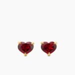 Chatelaine® Heart Stud Earrings 18K Yellow Gold with Garnet, 8mm