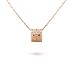 Perlee clovers pendant