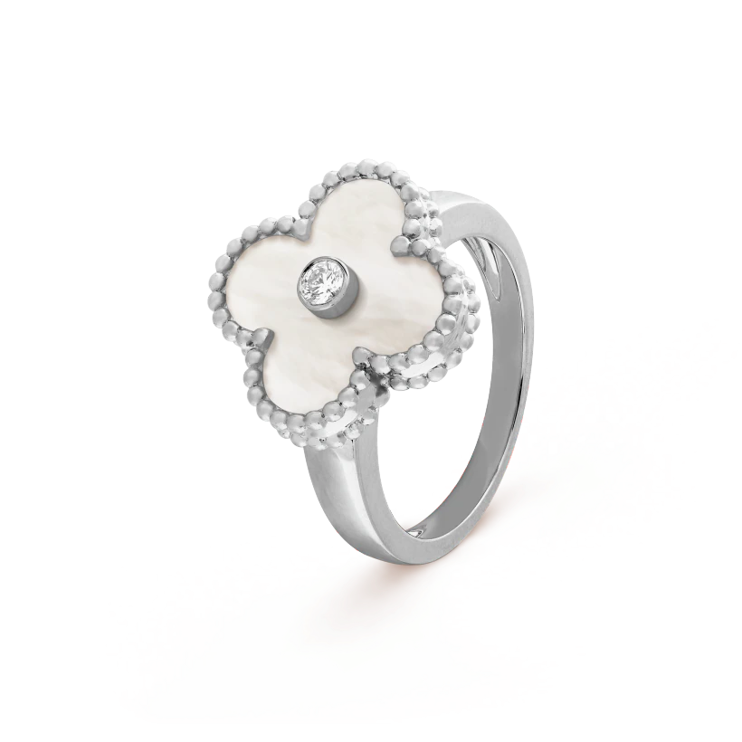 91b26e0ddb20d5cf2da3661b44def74a.png Vintage Alhambra ring - Image 1