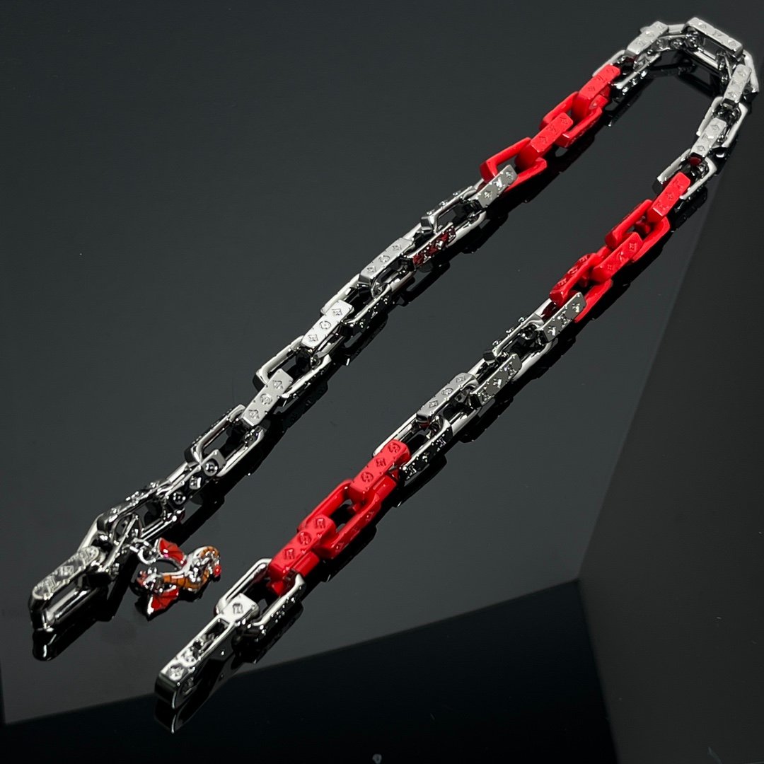 9bd7709ca0ea0364b8ffcd5fd63b6240-1.jpeg Monogram Chain Necklace - Image 1