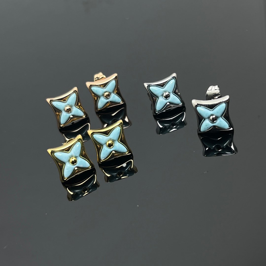 a4044eebb545e34381de14aa165777ec-1.jpeg Colour Blossom BB Sun Ear Stud, Pink Gold And Malachite - Image 1