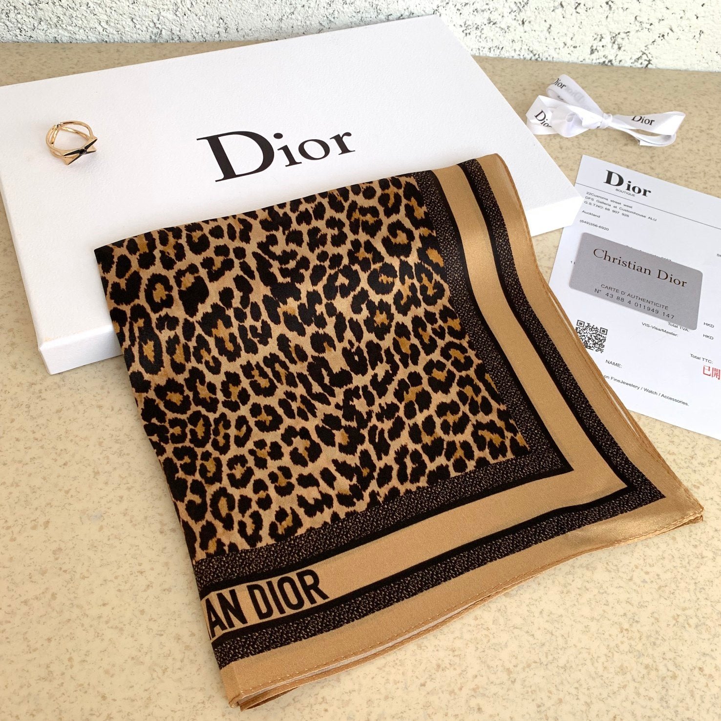 abe86d35f5064c4b5e03d3d6461a2994.jpeg Solid color CD leopard silk scarf - Image 1
