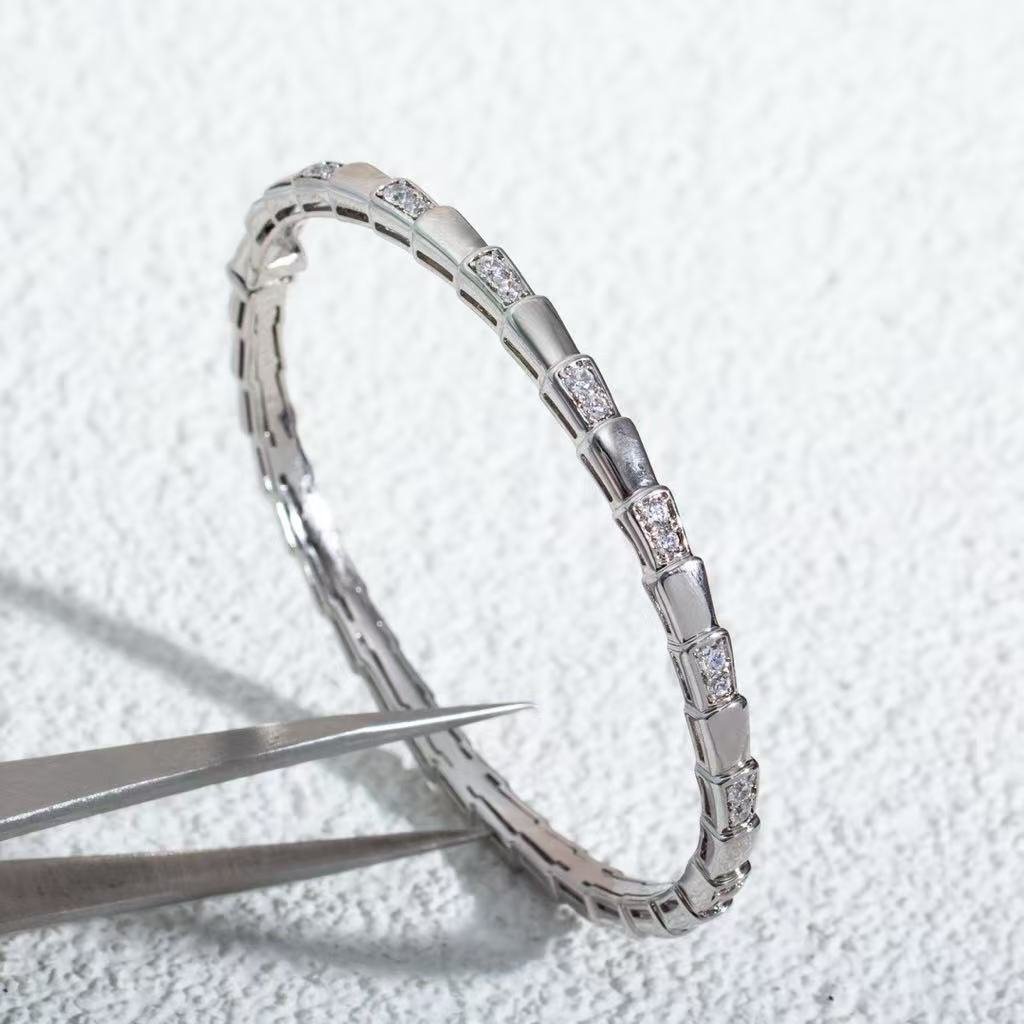 cfe83709ec3c694ca0361f2908fe34bb-1.jpeg Serpenti Viper white gold Bracelet - Image 1