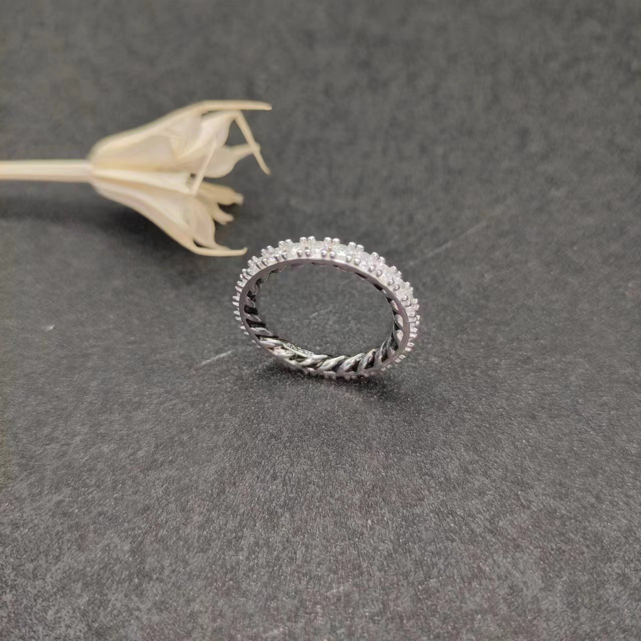 f6f086c09d87e03dbc52e5fea9f3edf5-1.jpeg DY Diamond Eternal Love Ring - Image 1